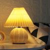 Lámpara de mesa plisada nórdica Ins, lámpara de noche premium para dormitorio, lámpara de ambiente de paraguas para casa de familia, luz LED de noche, regalo para dormir
