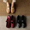 Zapatos Mary Jane de cuero lavado con velcro aptos para empeine alto 2026 otoño cómodos planos punta redonda cuero genuino zapatos de mujer