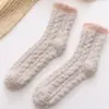 Calcetines de dormir de terciopelo coral gruesos y cálidos de invierno, calcetines de media pantorrilla, calcetines de nieve, calcetines para casa, calcetines simples para el posparto, venta al por mayor