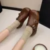 Zapatos Birkenstock tallados estilo retro para mujer, nuevo modelo otoño 2026, mocasines brogue con hebilla, zapatillas de entrenamiento alemanas de moda, zapatos de vestir