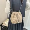 Bolso de cadena de felpa para otoño e invierno para mujer 2026 nuevo bolso cruzado versátil de moda bolso de mano peludo bolso cubo