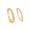 Anillo de Moda Simple Transfronterizo Unisex Anillo de Oro de 18K Anillo Ondulado Irregular Fabricante Venta al por Mayor