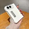 Adecuado para la funda del teléfono plegable Apple iPhone Duo, con un soporte con patrón de lichi, una funda de cuero estilo business y protección a prueba de caídas. Disponible en stock
