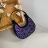 Bolsa de mão refletiva com losangos de luxo leve feminina ins colorida luminosa bolsa de ombro feminina alta qualidade bolsa francesa crescente celebridade da internet