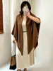 Chal triangular de punto para mujer talla grande, colección otoño 2026, estilo elegante y suave, perfecto para usar en capas y como prenda exterior