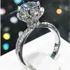 Múltiples Estilos de Anillos de Flor de Mano, Anillos de Flor Abiertos de Moissanita, Anillos Florales Chapados en Platino y Deslumbrantes Anillos de Boda de Flor