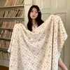 Ins estilo coreano pequena floral grão de neve veludo quente casual cobertor amigo da pele coral veludo sofá decorativo cobertor capa de cochilo