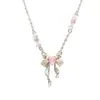 Exquisito Collar Rosa Estilo Hada de Vals con un Diseño de Nicho de Lujo Ligero, Versátil y Favorecedor, Adecuado para Todos los Tipos de Piel