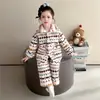 Pijama para niñas, forrado de polar, colección otoño/invierno, nuevo estilo 2026, ropa de estar por casa gruesa y cálida de invierno para niños y bebés