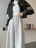 Calça esportiva feminina cinza, coleção primavera/outono 2026, calça comprida com cós elástico, design de perna reta, efeito emagrecedor, cintura alta, caimento solto, calça de moletom casual de perna larga