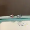 Zircón Super Brillante Rodeado de Corazón, Diseño de Nicho de Fondo Plano Clavo para Cóclea Acero de Titanio Estilo Dulce y Fresco Único Clavo para Hueso de la Oreja