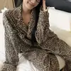 Pijama de Leopardo High-End Coreano para Mulheres Outono e Inverno 2025 Novo Conjunto de Veludo Espesso Quente com Mangas Longas para Casa