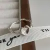 Design Minimalista de Anel Feminino Prateado Estilo Ins, Anel Trançado Torcido Doce de Nicho, Anel de Coração, Anel Simples