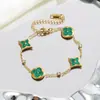 Nuevo Estilo Aceite Goteando Trébol de Cuatro Hojas Jiamai Versión Alta Pulsera de Acero de Titanio con Trébol de Cuatro Hojas Pulsera Cuadrada Redonda Fresca de Lujo Ligero para Mujer