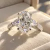 Anel Oval Estilo Luxo Moissanita Ovo de Pombo para Mulheres Super Brilhante Fashionable Anel de Temperamento Leve Luxo Acessório Versátil de Alta Qualidade