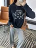 Conforto imbatível! ~ Moletom gola redonda com estampa de letras retro americana para mulheres, novo modelo 2026, com cordão, solto, manga longa