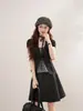 Conjunto Vintage Estilo Academia con Estampado de Letras en Stock: Camisa corta de cuello + Camisola de cuadros + Falda plisada gris oscuro