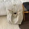 Bolsa Tote Grande de Bolinhas Super Popular Estilo Coreano 2026 Novo Modelo Simples para o Dia a Dia e Trabalho Bolsa de Ombro Feminina Texturizada