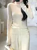 Venta al por mayor 2025 Nuevo Diseño Tops de Punto con Diamantes Calientes para Principios de Otoño para Mujer Súper Bonitos Ajustados Ligeros Camisas de Estilo Chino