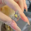 Colar com Pingente Borboleta Super Fada Retro Francês Doce Deusa Exquisito Anel Borboleta com Diamante Amarelo Conjunto de Pedras Coloridas