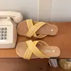 Sandalias de mujer a rayas, sencillas y elegantes, verano 2025, con tiras cruzadas, sin cordones, ligeras, cómodas, planas para exteriores