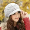 Chapéu feminino outono e inverno versão coreana de pelo de coelho chapéu de lã brilhante feminino inverno proteção de ouvido quente chapéu de pelo de coelho bico de pato atacado
