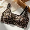 Sujetador anti-fugas de luz invisible retro de cuello cuadrado sin costuras estampado de leopardo push-up copa fija ropa interior para transmisión en vivo sujetador transfronterizo para mujer