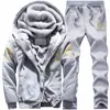 Nuevo traje deportivo casual con capucha de terciopelo acolchado para hombre de otoño e invierno, conjunto deportivo coreano de dos piezas para hombre