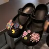 Adecuado para zapatillas de ballet, Crocs, estilo nuevo, sensación de alta gama, lentejuelas de imitación, flores, dopamina, flores de zapato desmontables, hebillas de zapato, moderno