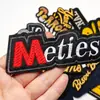 Serie del alfabeto inglés tela bordada pegatinas insignia personalizada parche bordado para computadora accesorios para ropa parche diy venta al por mayor