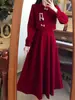 Nuevo Estilo Otoño/Invierno 2026 Vestido Rojo con Cuello Abotonado, de Longitud Media, Conjunto Falso de Dos Piezas, Vestido de Fiesta Cheongsam Mejorado de Nuevo Estilo Chino