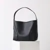 Bolsa Saco de Couro Bovino de Primeira Camada Novo Estilo, de Alta Qualidade, Versátil, Simples, Bolsa Transversal de Couro em Cor Contrastante, Bolsa de Mão