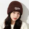 Chapéu de lã feminino outono e inverno novo chapéu de malha com letra casual versátil faz o rosto parecer menor proteção contra o frio ao ar livre proteção para as orelhas chapéu de frio masculino