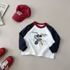 Camiseta Base de Dibujos Animados para Niños Otoño 2026, Elegante Mickey de Corte Holgado, Tendencia Otoñal, Manga Larga, Versátil