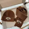 Conjunto de Bufanda y Gorro de Punto Estilo Coreano para Niños, Set de 2 Piezas para Niños y Niñas, Letras Bordadas, Color Sólido, Gorro de Bebé Versátil para Invierno