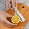 Cuchillo para Cortar Caña de Azúcar Casero Pelador Multifuncional Dos en Uno para Frutas y Verduras de Cocina Planificador de Melón Pelador Abrelatas Tapa de Botella