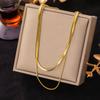Collar de acero de titanio exquisito chapado en oro de lujo ligero con temperamento que no se desvanece para mujer, moda versátil, tendencia popular en línea, fabricantes de cadena para clavícula
