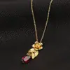 Moda Flores e Folhas Primavera e Verão 2025 Banhado a Ouro Real 18K Colar de Nicho para Mulheres Colares de Moda Transfronteiriços Europeus e Americanos