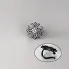 Brinco de Clipe para Orelha Cruz Vazada Estilo Dark Vintage para Mulheres, Design Exclusivo de Nicho, Estilo Minimalista, Ear Cuff de Zircônia Sem Furo