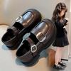 Zapatos de cuero para niñas, primavera y otoño de 2025, nuevos zapatos de princesa de estilo coreano a la moda, suela suave, casuales, de una sola capa y de color sólido.