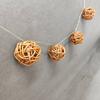 Pantalla de lámpara redonda de ratán de imitación de fábrica, marco de hierro, tira de luces led solares, accesorios colgantes, decoración nórdica para jardín de patio
