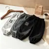 Nova coleção outono e inverno: calças compridas casuais e largas para bebês meninos, roupas infantis estilosas e da moda para bebês e crianças pequenas