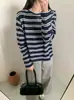 Nova Camiseta Listrada de Manga Longa para Mulheres Primavera e Outono 2026, Blusa Casual Solta com Textura, Color-Blocking, Retrô, Simples e Moderna