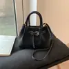 Bolsa Plissada Estilo Coreano para Mulheres Outono e Inverno 2025 Nova Bolsa de Ombro Nicho para o Dia a Dia Bolsa Transversal Retro Fashion