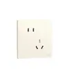 Enchufe de pared Delixi de cinco orificios tipo 86 para uso doméstico 827 panel mate amarillo plateado sin pintar
