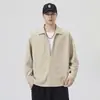 Camisa masculina oversized, moderna e estilosa de manga longa com decote V grande, perfeita para usar em camadas na coleção outono 2026
