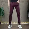 Calça casual branca da moda para homens, novidade primavera-verão 2026, corte slim, elástica, moda casual, calça cropped masculina