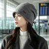 Gorro casual com barra dobrada e cordão para mulheres, outono e inverno, chapéu de tricô que afina o rosto, gorro liso de cor sólida para proteção das orelhas em clima frio