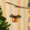 Novo enfeite de sino de Natal transfronteiriço para pendurar na porta com bagas vermelhas e pinhas, móbile, pingente de árvore de Natal, decoração de Natal
