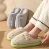 Chinelos de algodão outono e inverno femininos 2025 novo casal casa mais veludo quente antiderrapante sapatos pós-parto chinelos peludos masculinos
